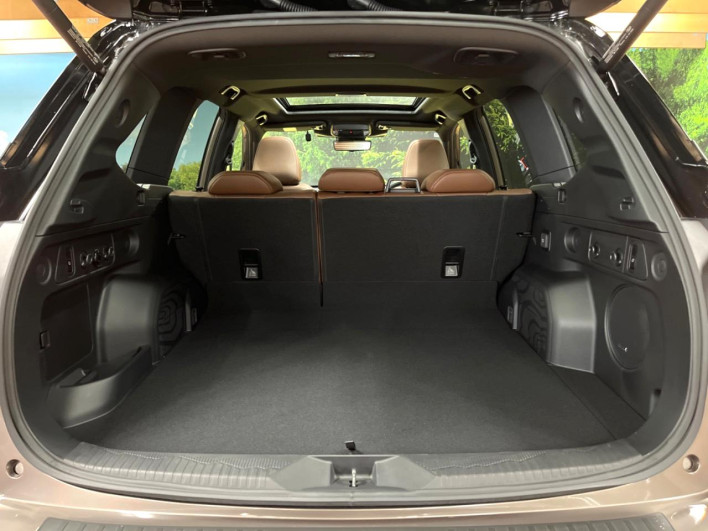 2025 Subaru Forester 5AA-SLG (UW-69f0221010bf9)[13]