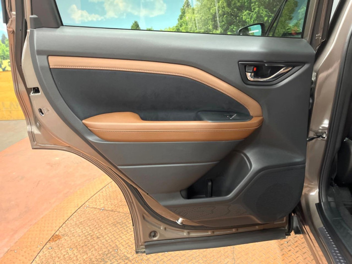 2025 Subaru Forester 5AA-SLG (UW-69f0221010bf9)[7]