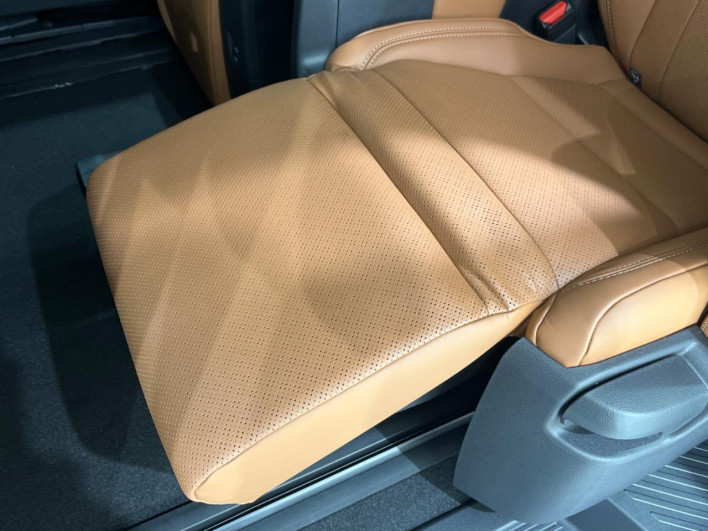 2023 Toyota Vellfire 5BA-TAHA40W (UW-69f02213522b7)[27]