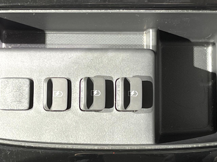 2021 Nissan Elgrand 5BA-TE52 (UW-69f02213caf0f)[23]