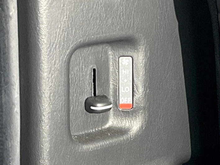 2019 Toyota Hiace Van CBF-TRH200V (UW-69f0221430e7c)[11]