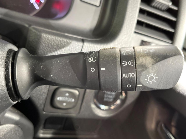 2019 Toyota Hiace Van CBF-TRH200V (UW-69f0221430e7c)[19]