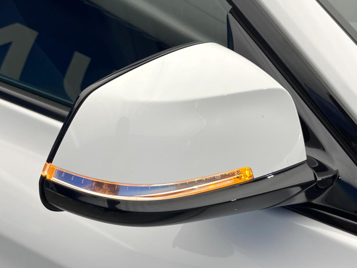 2015 BMW 3 Series DBA-3X20 (UW-69f0221c0b5d3)[10]