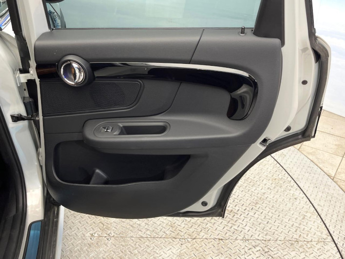 2021 Rover Mini 3DA-42BT20 (UW-69f022225b10f)[23]
