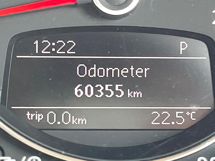 2017 Volkswagen The Beetle DBA-16CBZ (UW-69f022237db08)[2]