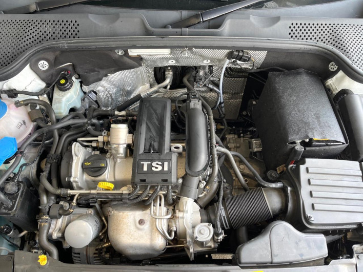 2017 Volkswagen The Beetle DBA-16CBZ (UW-69f022237db08)[4]