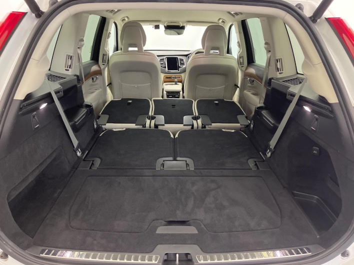 2021 Volvo XC90 5AA-LB420TXCM (UW-69f022259b1a1)[13]