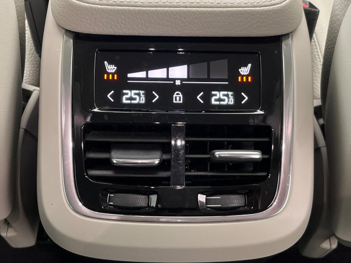 2021 Volvo XC90 5AA-LB420TXCM (UW-69f022259b1a1)[23]