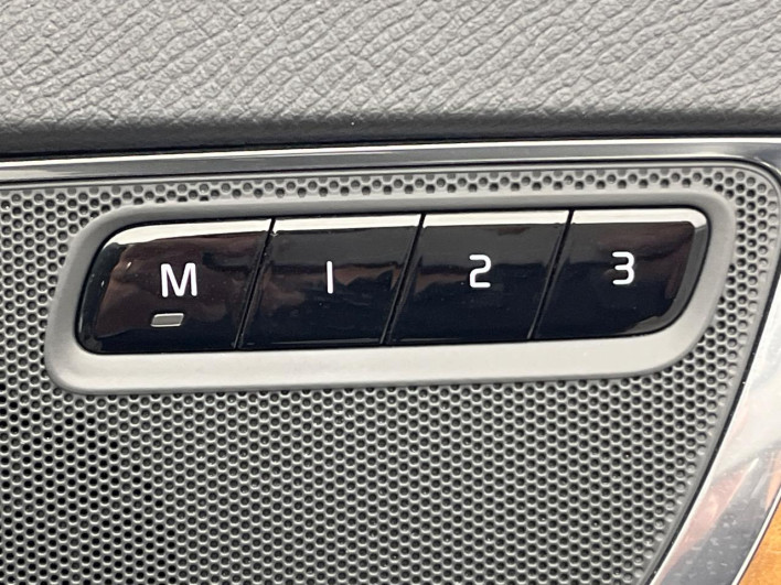 2021 Volvo XC90 5AA-LB420TXCM (UW-69f022259b1a1)[29]