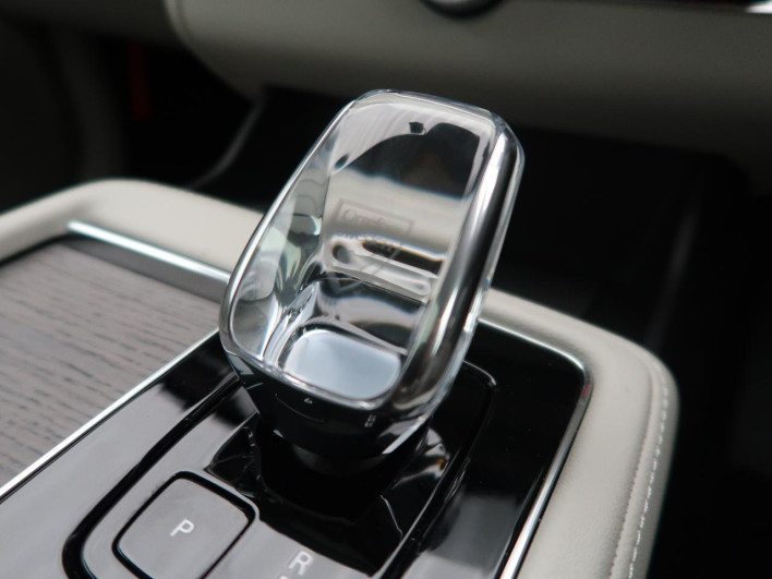 2025 Volvo XC90 5AA-LB420TXCM2 (UW-69f0222626022)[20]