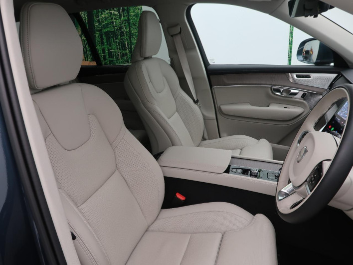 2025 Volvo XC90 5AA-LB420TXCM2 (UW-69f0222626022)[23]