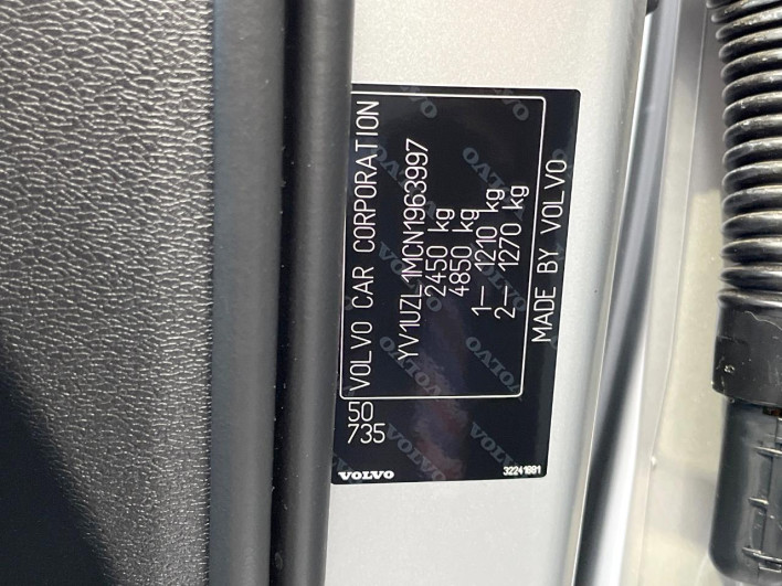 2022 Volvo XC60 5AA-UB420TXCM (UW-69f0222646bd2)[1]