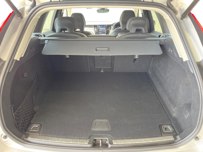 2022 Volvo XC60 5AA-UB420TXCM (UW-69f0222646bd2)[27]