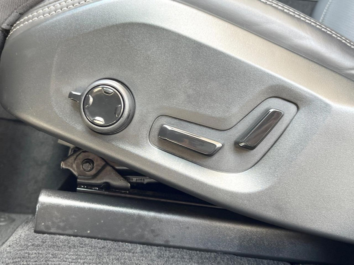 2022 Volvo XC60 5AA-UB420TXCM (UW-69f0222646bd2)[22]