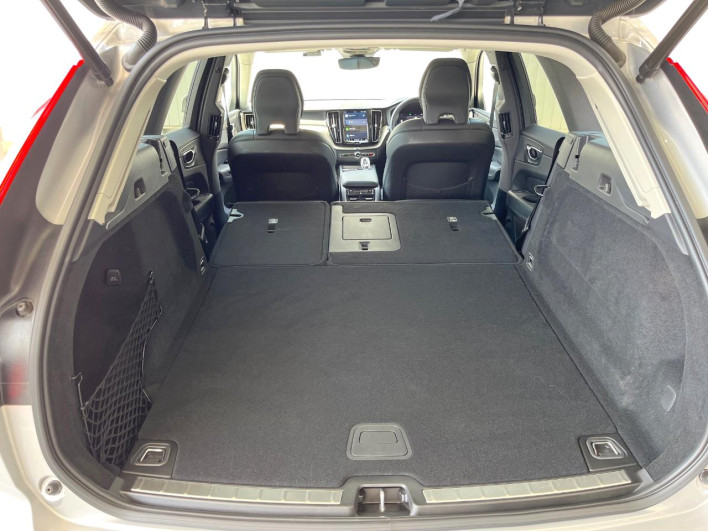 2022 Volvo XC60 5AA-UB420TXCM (UW-69f0222646bd2)[26]