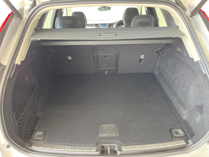 2022 Volvo XC60 5AA-UB420TXCM (UW-69f0222646bd2)[29]