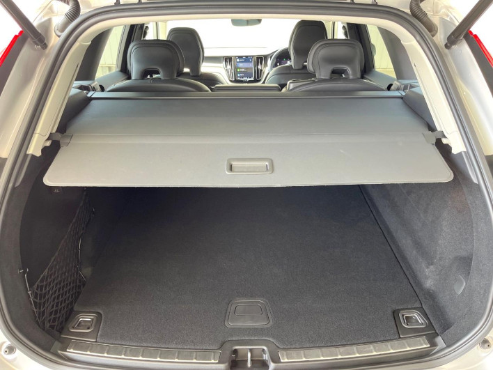 2022 Volvo XC60 5AA-UB420TXCM (UW-69f0222646bd2)[28]