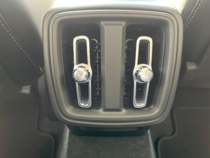 2023 Volvo XC40 5AA-XB420TXCM (UW-69f0222684509)[26]
