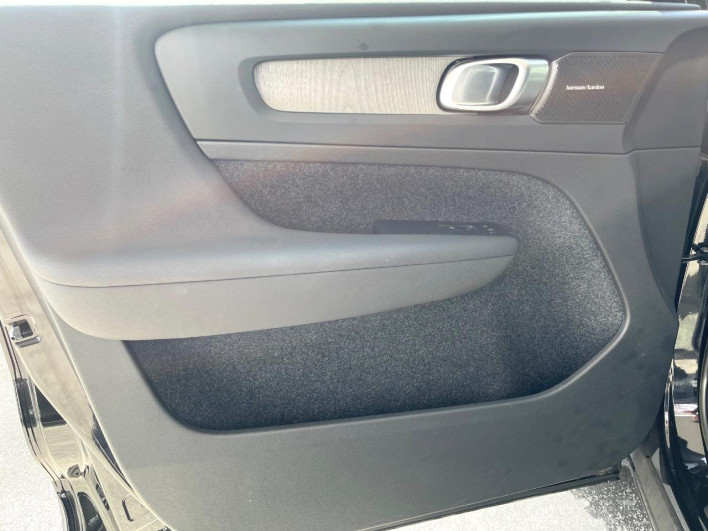 2023 Volvo XC40 5AA-XB420TXCM (UW-69f0222684509)[16]