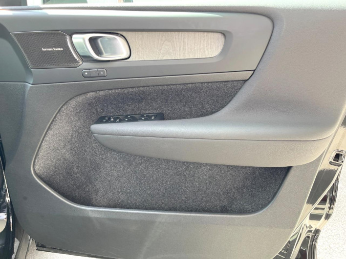 2023 Volvo XC40 5AA-XB420TXCM (UW-69f0222684509)[9]