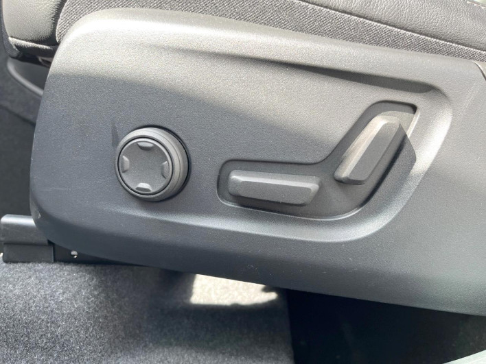 2023 Volvo XC40 5AA-XB420TXCM (UW-69f0222684509)[17]