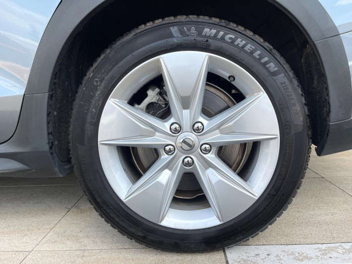 2019 Volvo V60 DBA-ZB420 (UW-69f022288931e)[22]