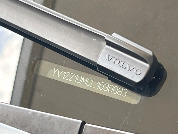 2019 Volvo V60 DBA-ZB420 (UW-69f022288931e)[1]