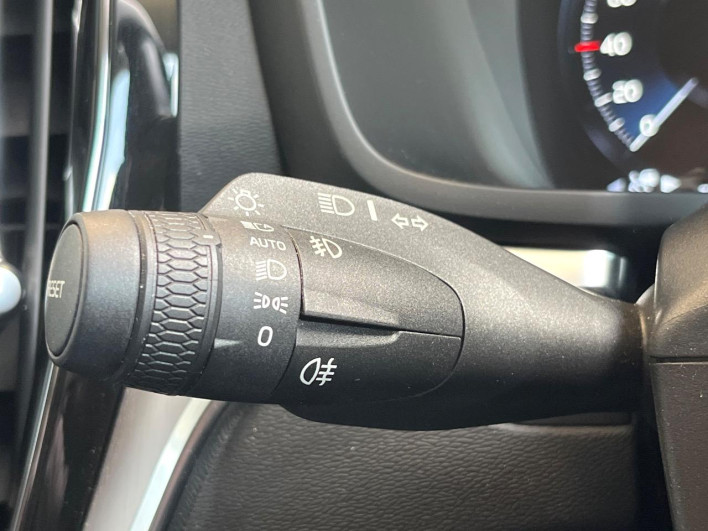 2019 Volvo V60 DBA-ZB420 (UW-69f022288931e)[29]