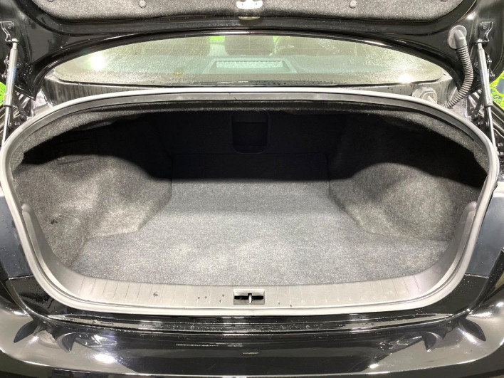 2018 Nissan Skyline DBA-YV37 (UW-69f02228ab733)[14]