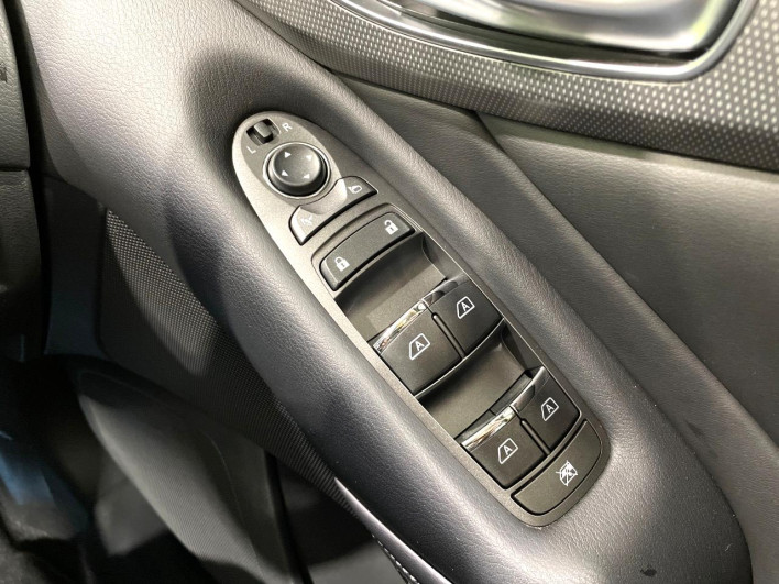 2018 Nissan Skyline DBA-YV37 (UW-69f02228ab733)[28]