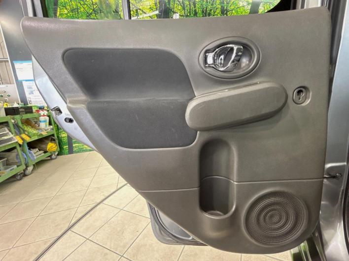 2009 Nissan Cube DBA-Z12 (UW-69f022291fa26)[25]