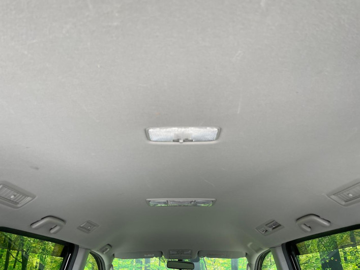 2007 Toyota Voxy DBA-ZRR75W (UW-69f0222b46cb9)[27]