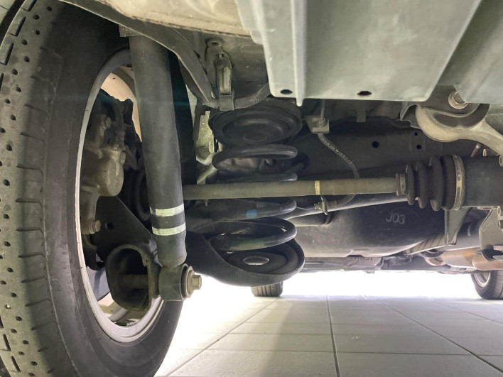 2007 Toyota Voxy DBA-ZRR75W (UW-69f0222b46cb9)[23]