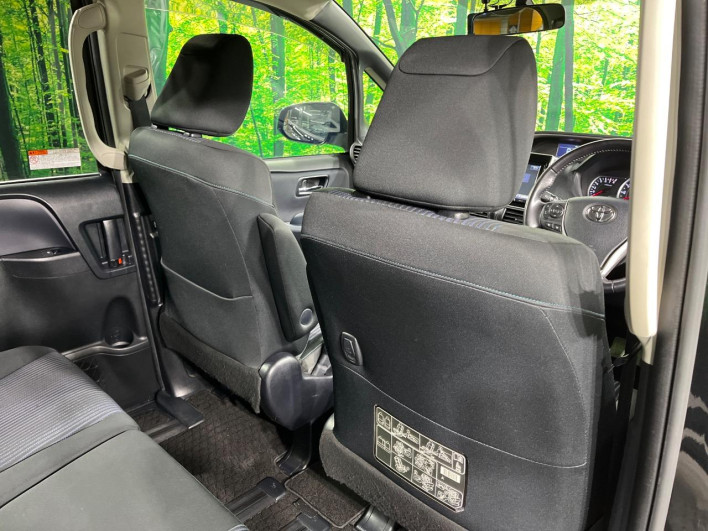 2015 Toyota Voxy DBA-ZRR80W (UW-69f0222b5865b)[25]