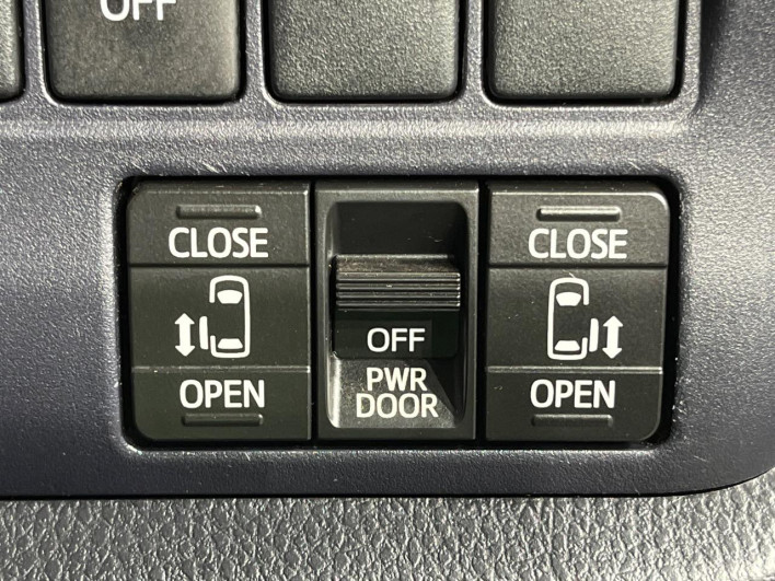 2015 Toyota Voxy DBA-ZRR80W (UW-69f0222b5865b)[7]