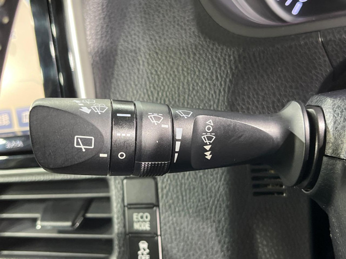 2015 Toyota Voxy DBA-ZRR80W (UW-69f0222b5865b)[13]