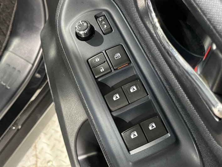 2015 Toyota Voxy DBA-ZRR80W (UW-69f0222b5865b)[22]