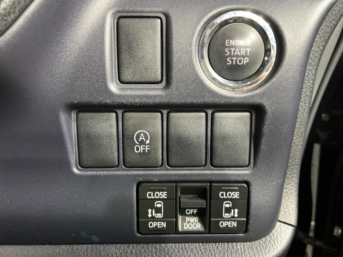 2015 Toyota Voxy DBA-ZRR80W (UW-69f0222b5865b)[8]