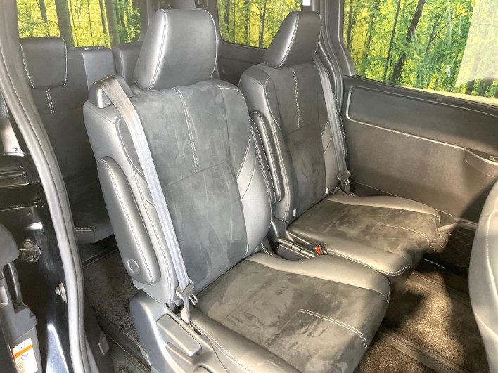 2016 Toyota Voxy DBA-ZRR80W (UW-69f0222c88d10)[28]