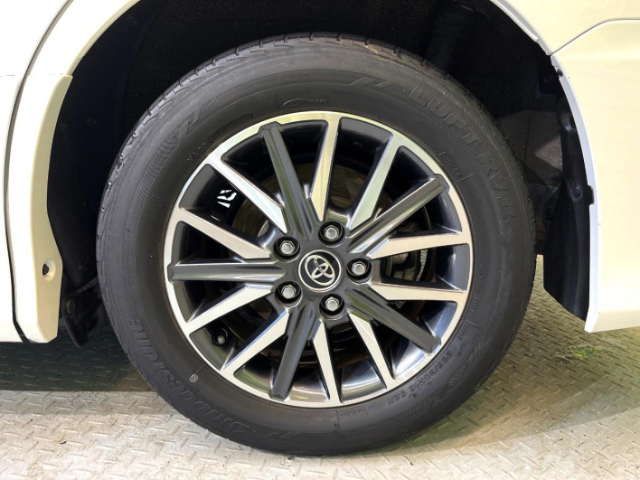 2017 Toyota Voxy DBA-ZRR80W (UW-69f0222cc0d83)[28]