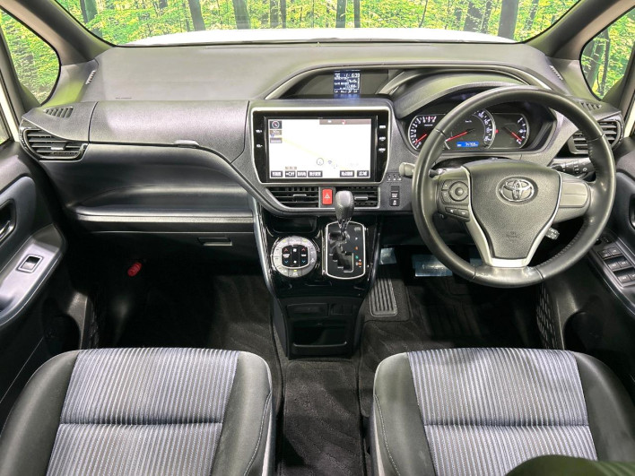 2017 Toyota Voxy DBA-ZRR80W (UW-69f0222d15ff3)[29]