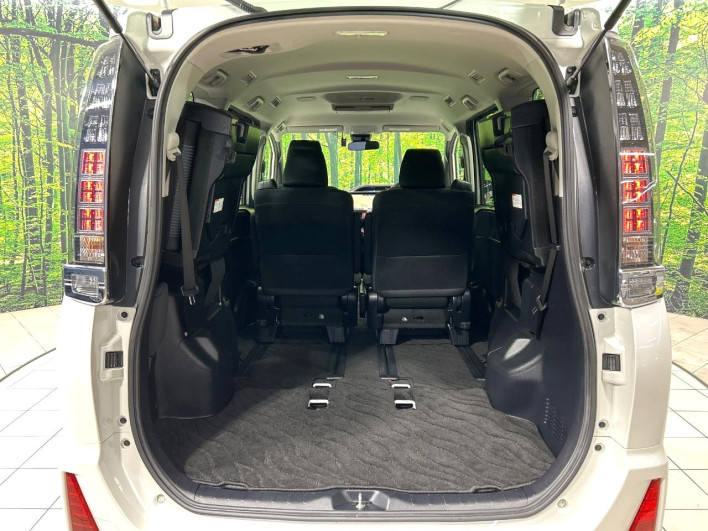 2017 Toyota Voxy DBA-ZRR80W (UW-69f0222d15ff3)[25]