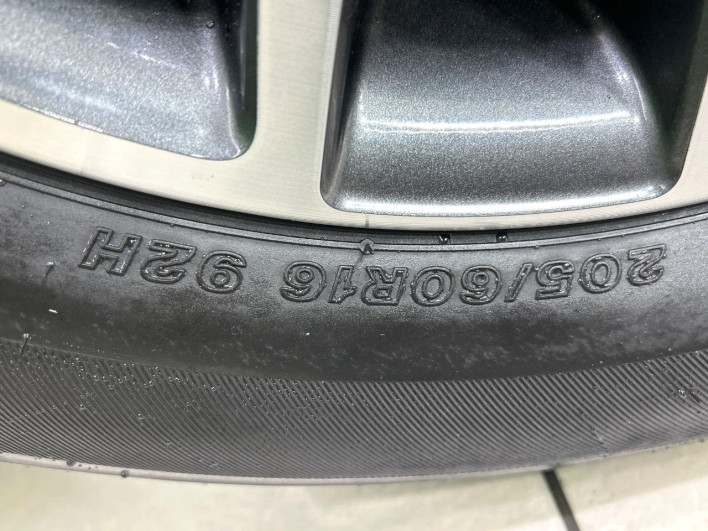 2017 Toyota Voxy DBA-ZRR80W (UW-69f0222d15ff3)[18]