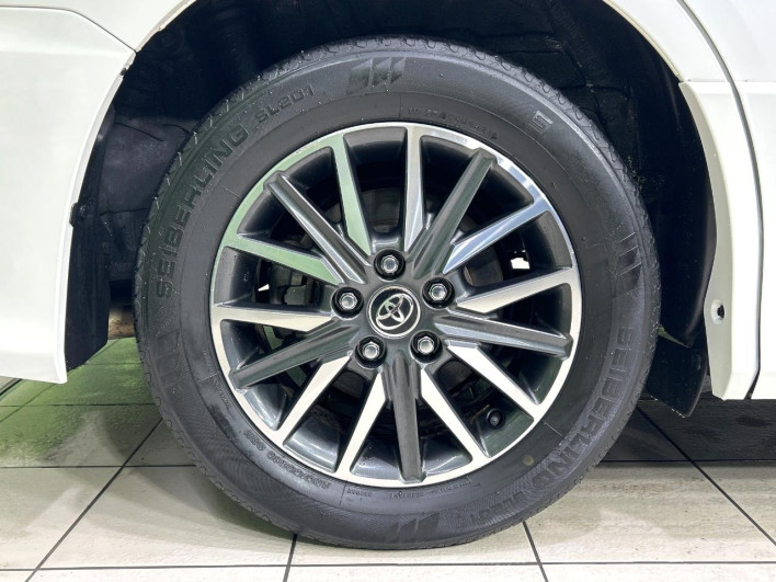 2017 Toyota Voxy DBA-ZRR80W (UW-69f0222d15ff3)[20]