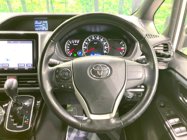 2017 Toyota Noah DBA-ZRR80W (UW-69f0222df055e)[14]