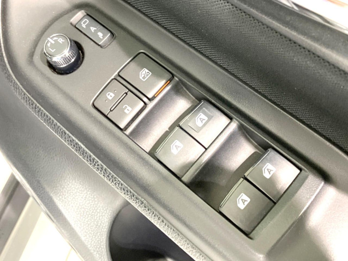 2017 Toyota Noah DBA-ZRR80W (UW-69f0222df055e)[19]