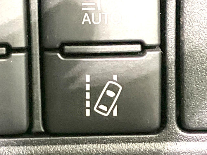 2017 Toyota Noah DBA-ZRR80W (UW-69f0222df055e)[25]