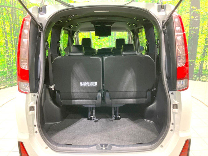 2017 Toyota Noah DBA-ZRR80W (UW-69f0222df055e)[9]