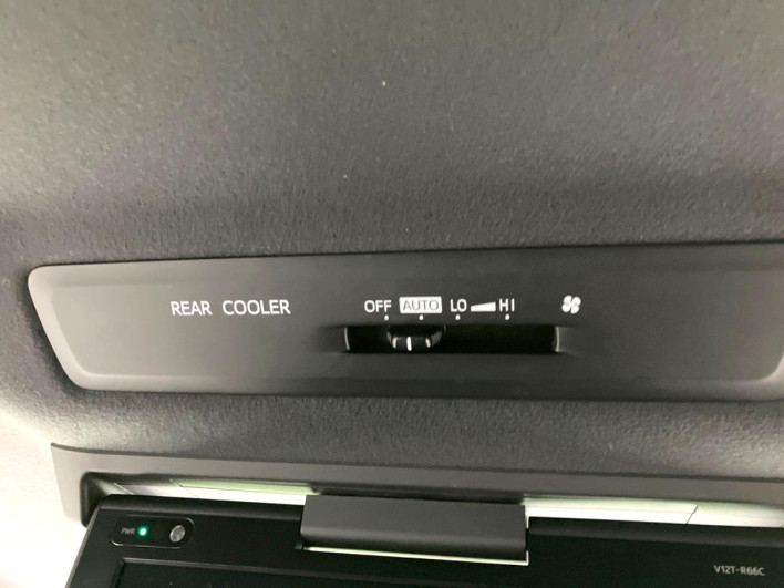 2017 Toyota Noah DBA-ZRR80W (UW-69f0222df055e)[16]