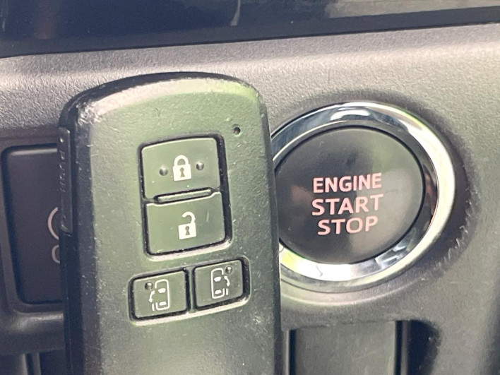 2017 Toyota Esquire DBA-ZRR80G (UW-69f0222e60d82)[24]